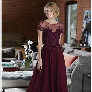 Moir Lee bridesmaid in bordeaux NWT sz 14